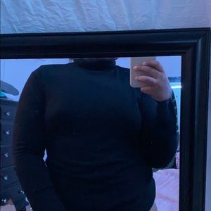 black long sleeve turtleneck